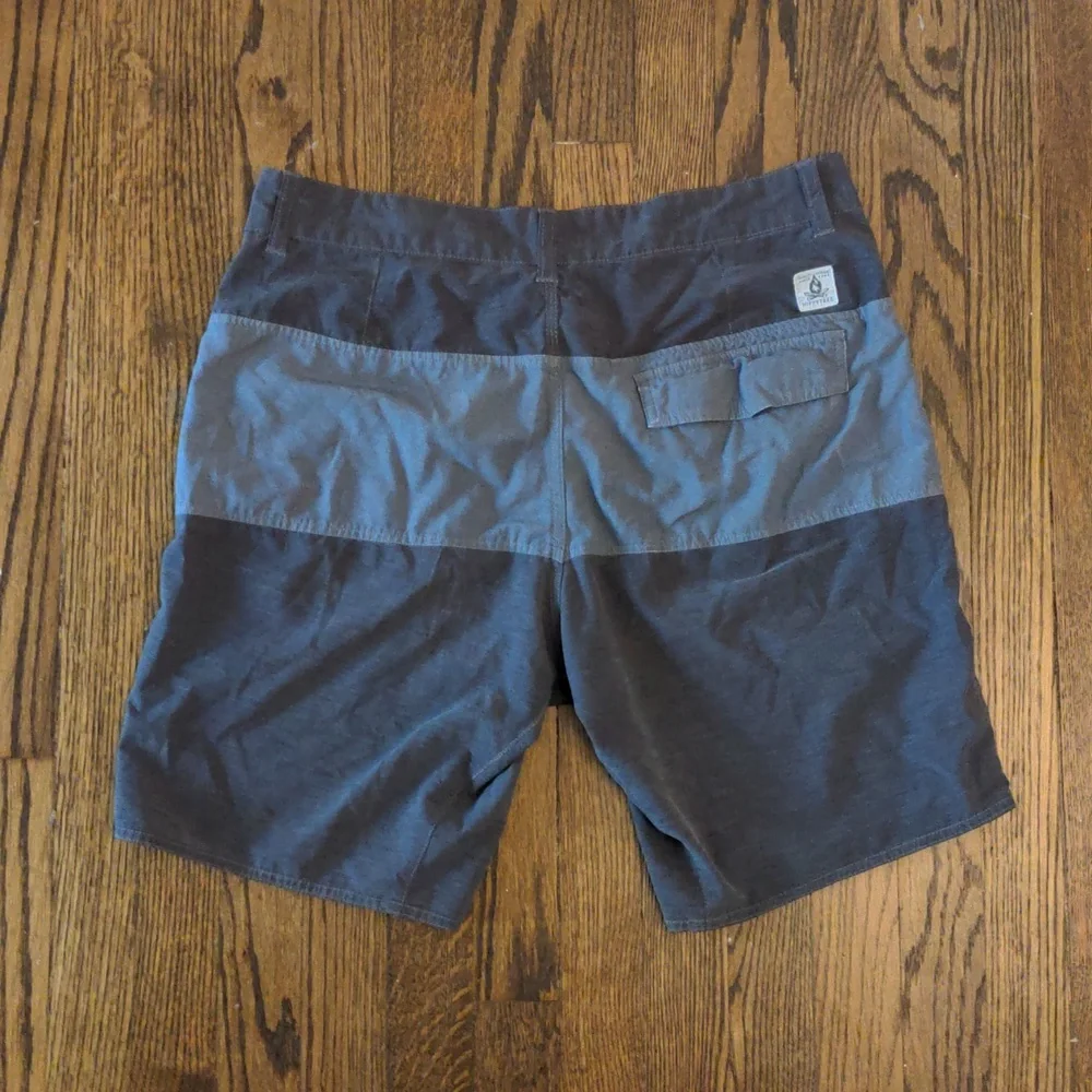Shorts - Picture 2 of 4